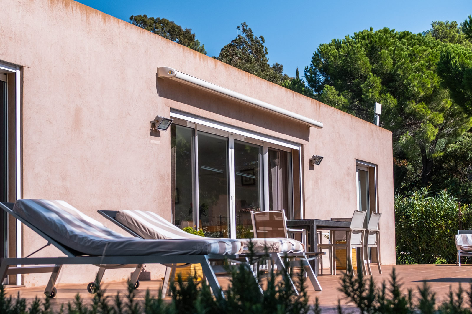 Location villa cavaliere lavandou pieds dans l'eau