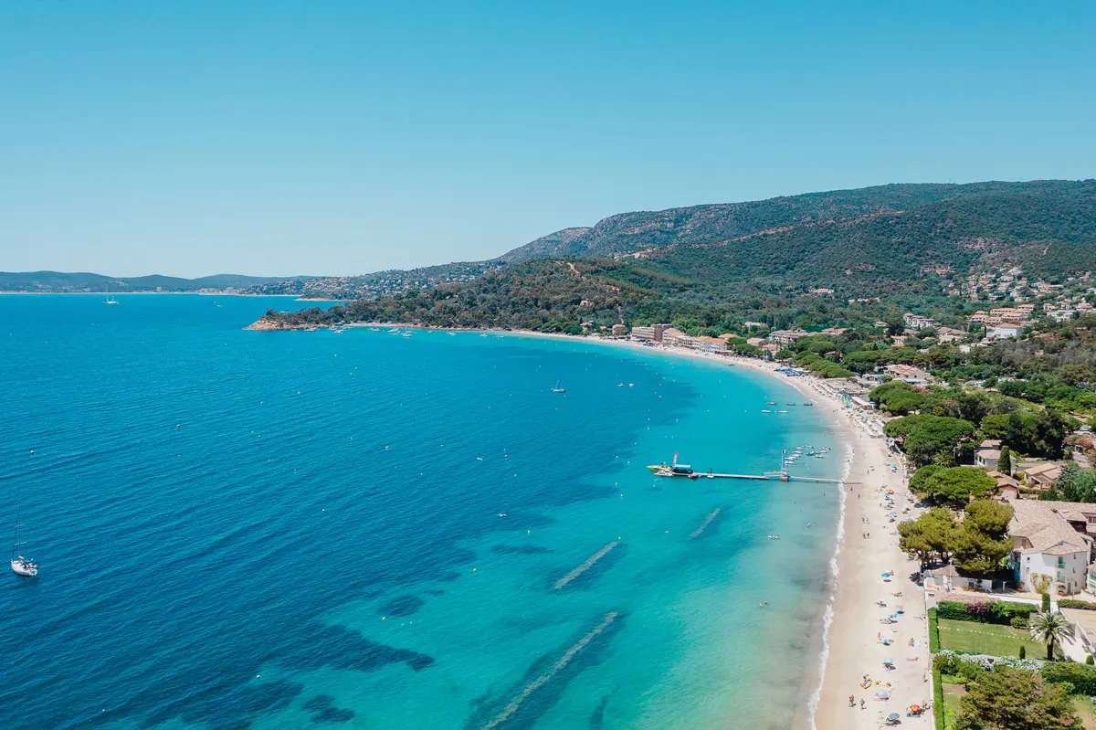 Location villa cavaliere lavandou pieds dans l'eau