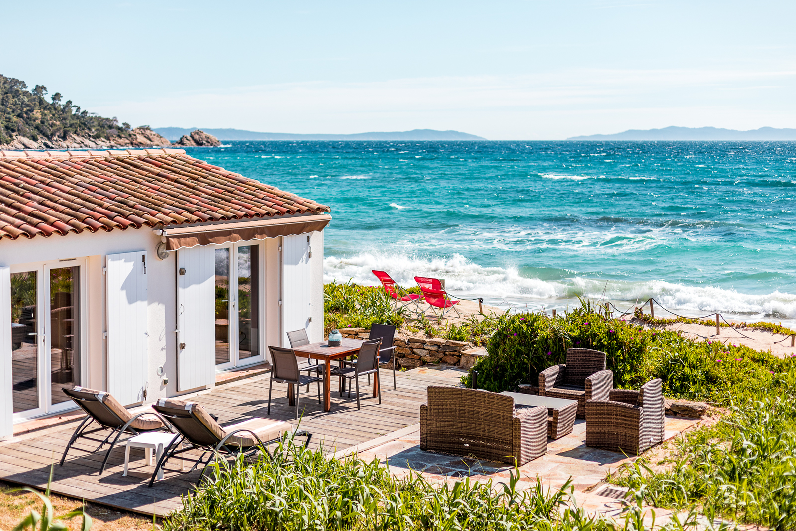 Location villa cavaliere lavandou pieds dans l'eau