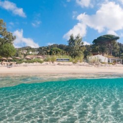  Succombez au Charme d'une Villa avec Plage Prive pour vos Vacances de Rve